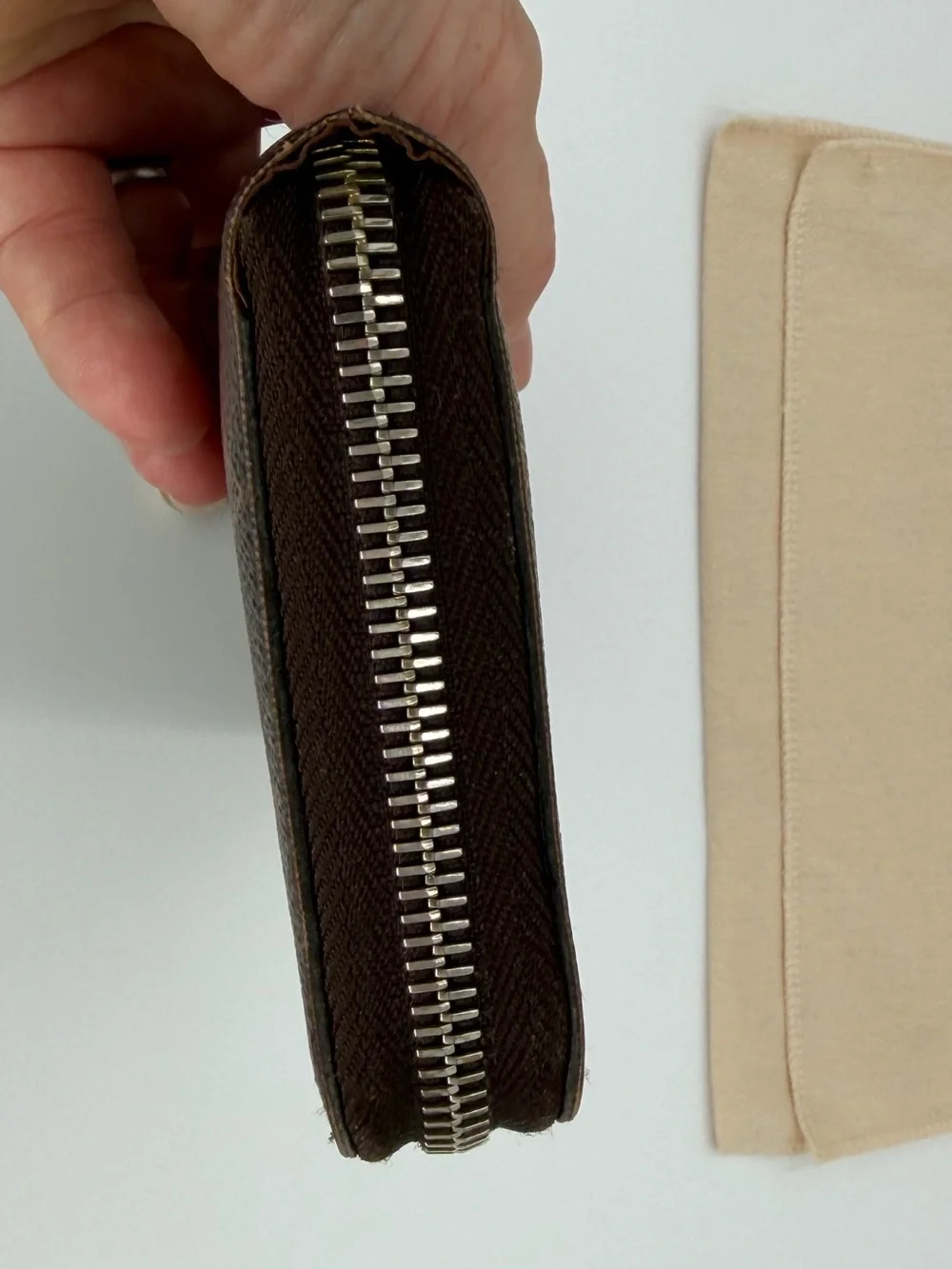 Authentic Louis Vuitton Zippy Monogram Wallet W/Box and Dust Bag Good Condition - Picture 6 of 14